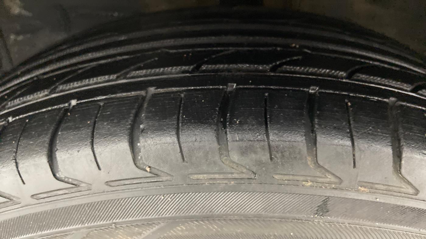 2012 Toyota Etios Liva G, Petrol, Manual, 1,03,218 km, Left Front Tyre Tread
