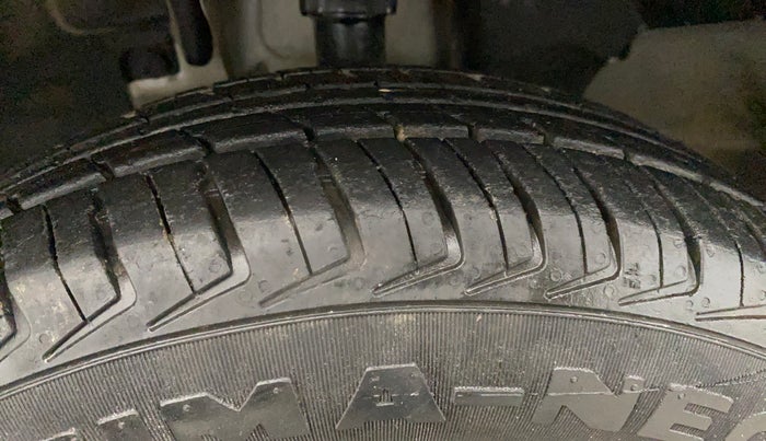 2018 Renault Kwid RXT 1.0 AMT (O), Petrol, Automatic, 31,973 km, Left Front Tyre Tread