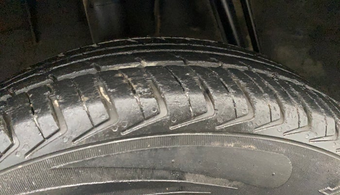 2018 Renault Kwid RXT 1.0 AMT (O), Petrol, Automatic, 31,973 km, Right Rear Tyre Tread