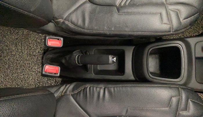 2018 Renault Kwid RXT 1.0 AMT (O), Petrol, Automatic, 31,973 km, Gear Lever