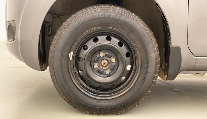 2010 Maruti Ritz VXI, Petrol, Manual, 76,940 km, Left Front Wheel