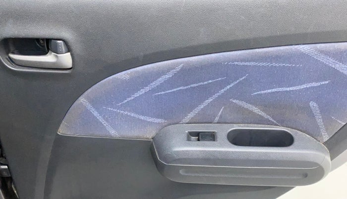 2010 Maruti Ritz VXI, Petrol, Manual, 76,940 km, Right rear window switch / handle - Switch/handle not functional