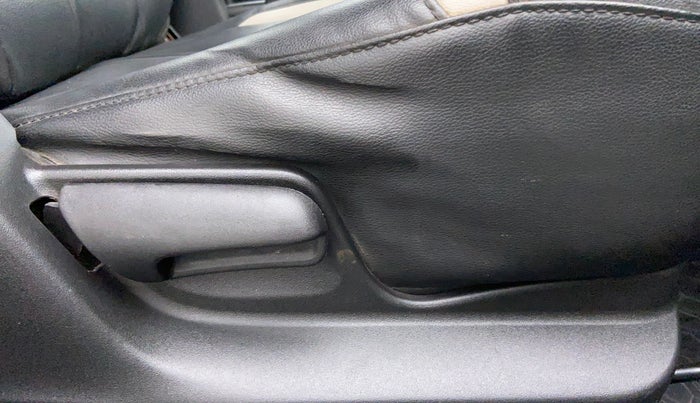 2014 Maruti Swift VXI D, Petrol, Manual, 37,288 km, Driver Side Adjustment Panel