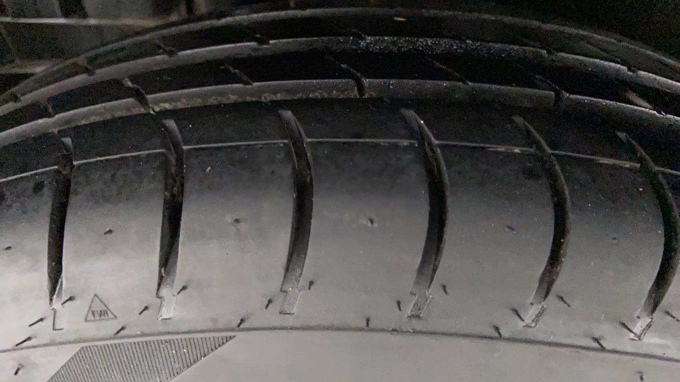 2014 Maruti Swift VXI D, Petrol, Manual, 37,288 km, Right Rear Tyre Tread