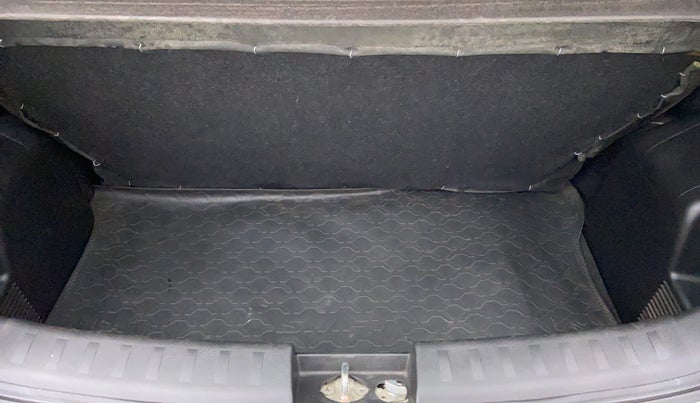 2014 Maruti Swift VXI D, Petrol, Manual, 37,288 km, Boot Inside
