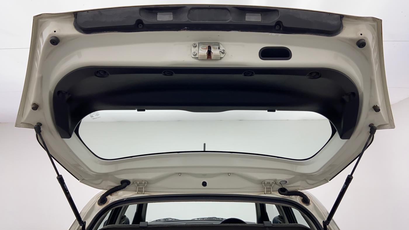 2014 Maruti Swift VXI D, Petrol, Manual, 37,288 km, Boot Door Open