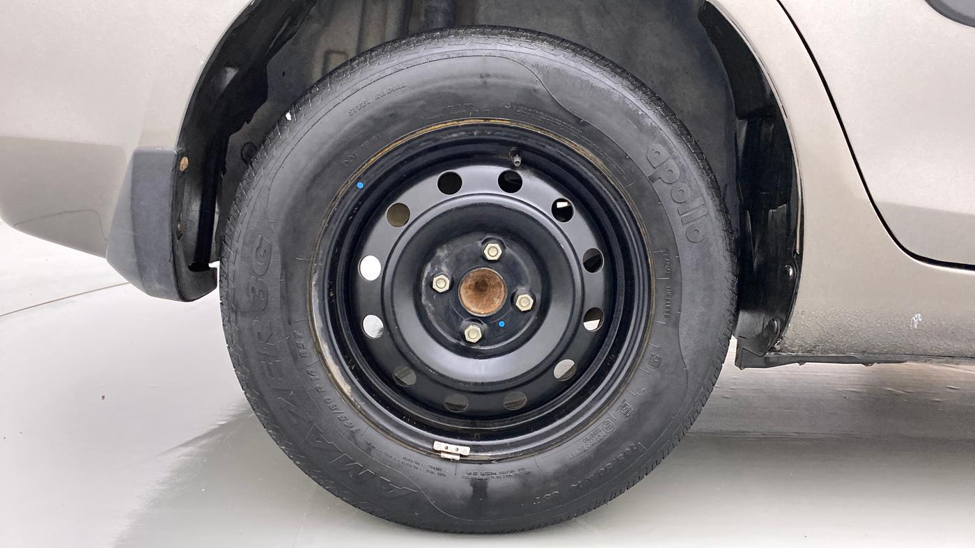 2016 Maruti Swift Dzire VXI, Petrol, Manual, 68,550 km, Right Rear Wheel