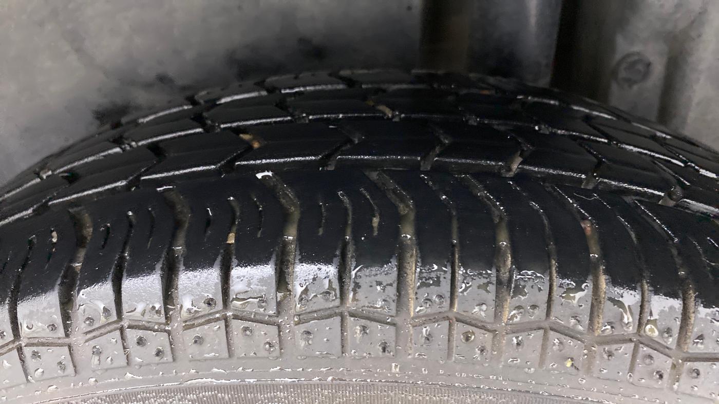2016 Maruti Swift Dzire VXI, Petrol, Manual, 68,550 km, Left Rear Tyre Tread