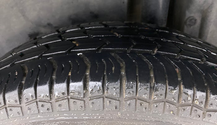 2016 Maruti Swift Dzire VXI, Petrol, Manual, 68,550 km, Left Rear Tyre Tread