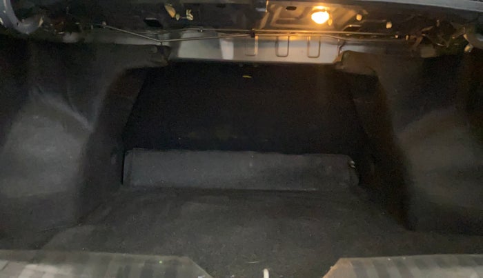 2019 Maruti Ciaz ALPHA 1.5 SHVS PETROL, Petrol, Manual, 25,604 km, Boot Inside