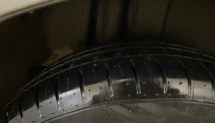 2019 Maruti Ciaz ALPHA 1.5 SHVS PETROL, Petrol, Manual, 25,604 km, Right Rear Tyre Tread