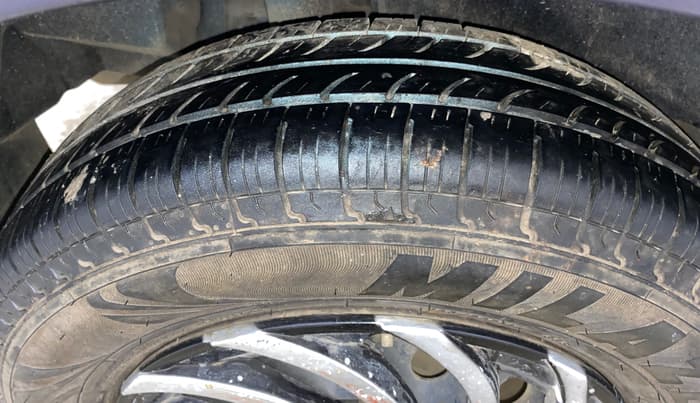 2019 Maruti Dzire VXI, Petrol, Manual, 98,383 km, Right Rear Tyre Tread