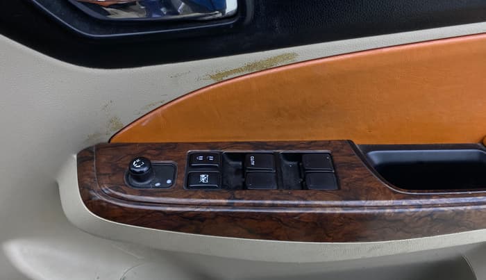 2019 Maruti Dzire VXI, Petrol, Manual, 98,383 km, Driver Side Door Panels Control