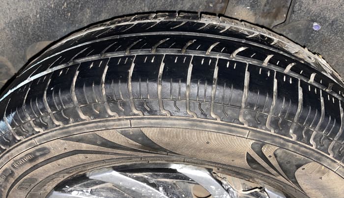 2019 Maruti Dzire VXI, Petrol, Manual, 98,383 km, Left Rear Tyre Tread