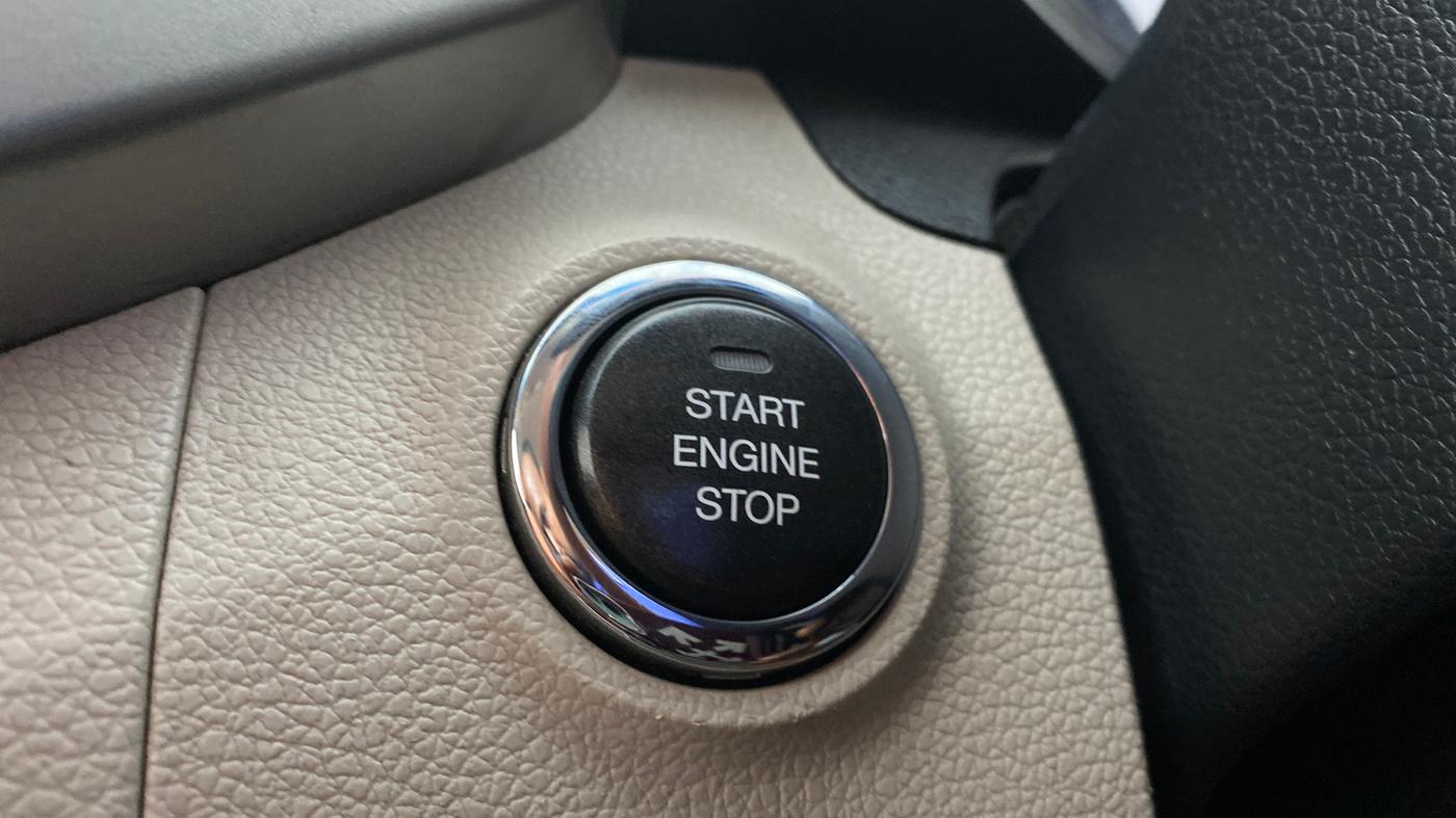 2021 Mahindra XUV300 W8 1.2 PETROL, Petrol, Manual, 98,307 km, Keyless Start/ Stop Button