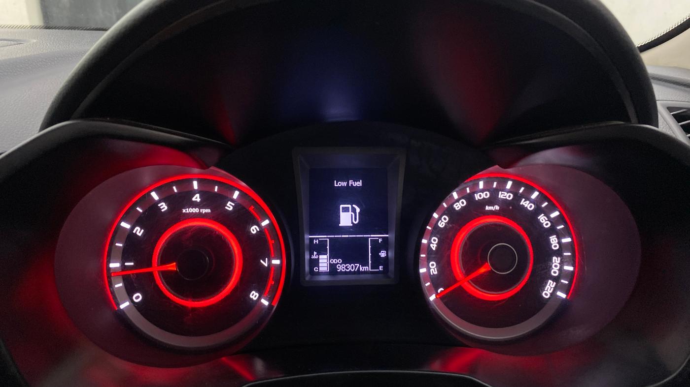 2021 Mahindra XUV300 W8 1.2 PETROL, Petrol, Manual, 98,307 km, Odometer Image