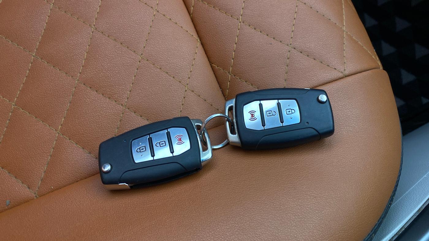 2021 Mahindra XUV300 W8 1.2 PETROL, Petrol, Manual, 98,307 km, Key Close Up
