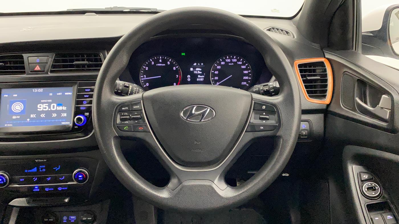 2017 Hyundai i20 Active 1.2 SX, Petrol, Manual, 32,345 km, Steering Wheel Close Up