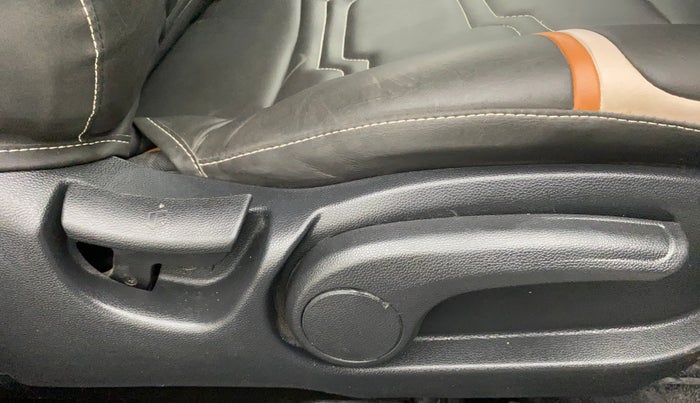 2017 Hyundai i20 Active 1.2 SX, Petrol, Manual, 32,345 km, Driver Side Adjustment Panel
