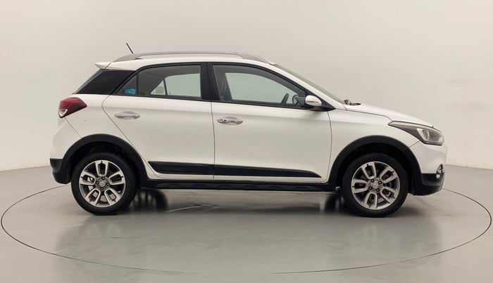 2017 Hyundai i20 Active 1.2 SX, Petrol, Manual, 32,345 km, Right Side View