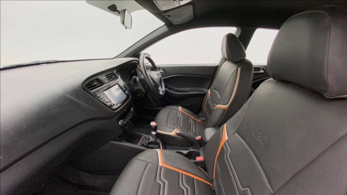 2017 Hyundai i20 Active 1.2 SX, Petrol, Manual, 32,345 km, Right Side Front Door Cabin