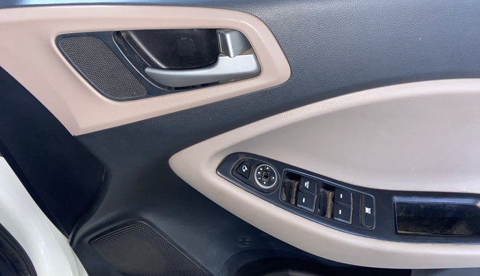 2019 Hyundai Elite i20 ASTA 1.2 (O), CNG, Manual, 79,137 km, Driver Side Door Panels Control