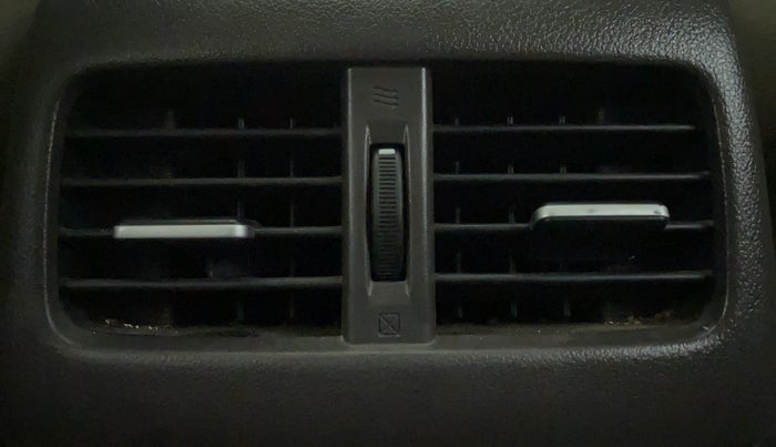 2016 Honda CRV 2.4L 2WD AT, Petrol, Automatic, 1,00,440 km, Rear AC Vents