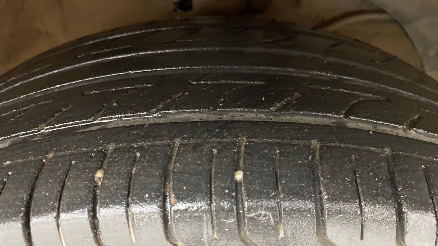 2018 Maruti Swift ZXI AMT, Petrol, Automatic, 57,392 km, Right Front Tyre Tread