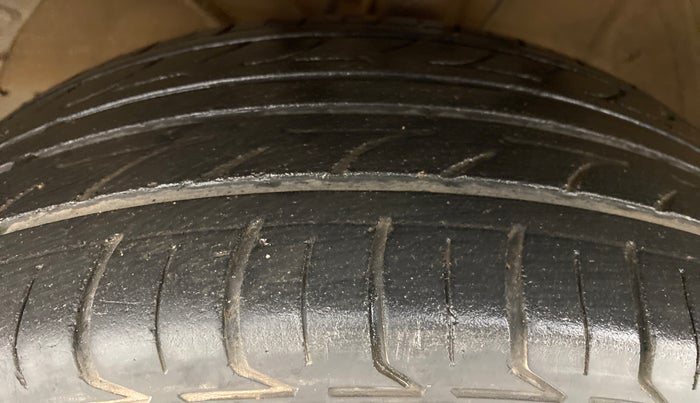 2018 Maruti Swift ZXI AMT, Petrol, Automatic, 57,392 km, Left Front Tyre Tread