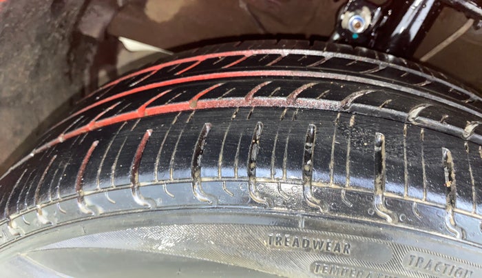 2016 Maruti Baleno DELTA PETROL 1.2, Petrol, Manual, 50,302 km, Left Front Tyre Tread