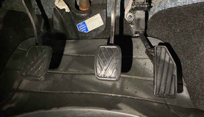 2017 Maruti Baleno DELTA PETROL 1.2, Petrol, Manual, 73,378 km, Pedals