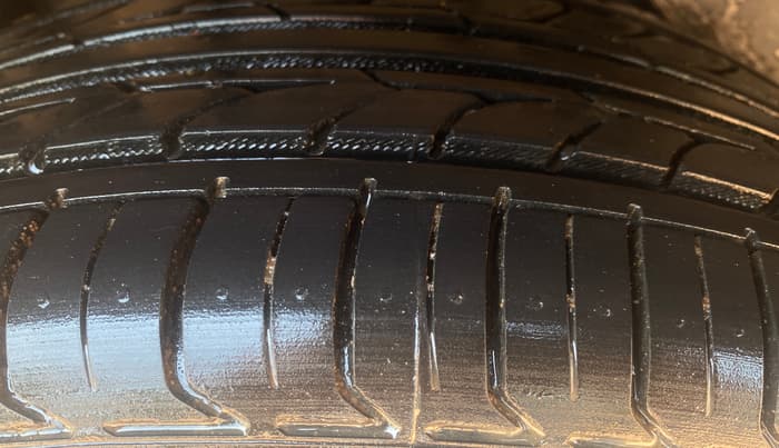 2021 Ford Figo Aspire TITANIUM 1.2 PETROL, Petrol, Manual, 37,399 km, Right Rear Tyre Tread