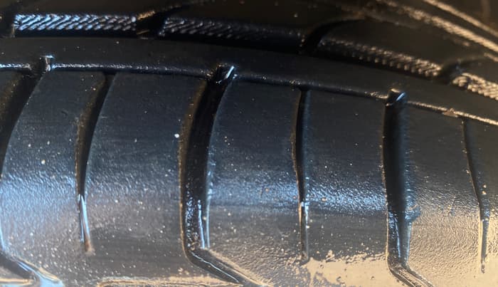 2021 Ford Figo Aspire TITANIUM 1.2 PETROL, Petrol, Manual, 37,399 km, Right Front Tyre Tread