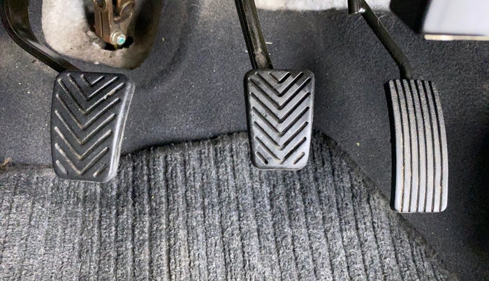 2016 Hyundai Eon SPORTZ, Petrol, Manual, 45,894 km, Pedals