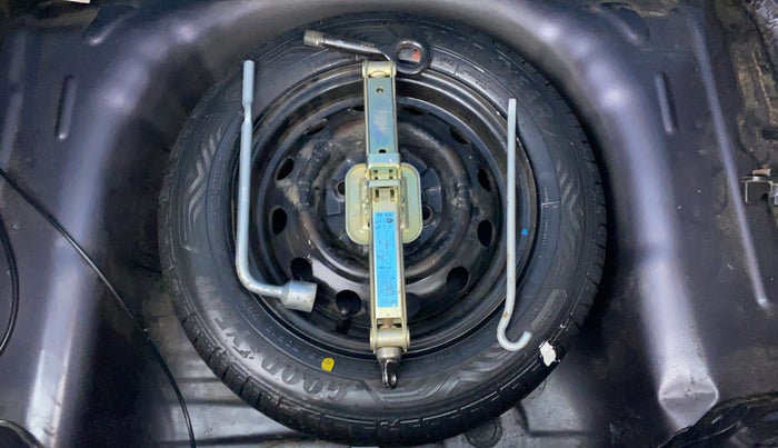 2016 Hyundai Eon SPORTZ, Petrol, Manual, 45,894 km, Spare Tyre