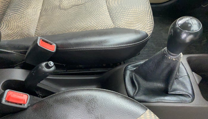 2016 Hyundai Eon SPORTZ, Petrol, Manual, 45,894 km, Gear Lever