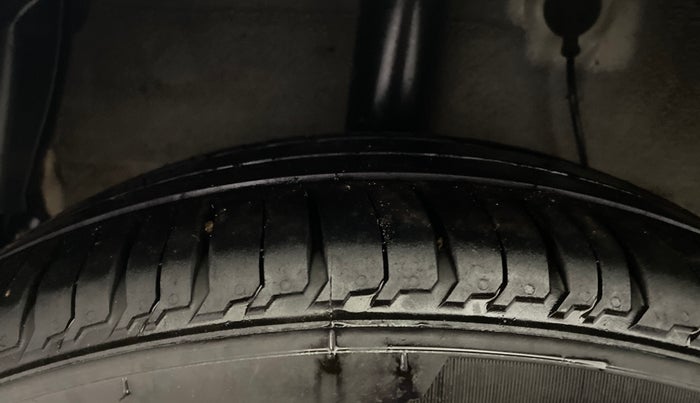 2020 Hyundai AURA SX 1.2 (O), Petrol, Manual, 59,302 km, Right Rear Tyre Tread