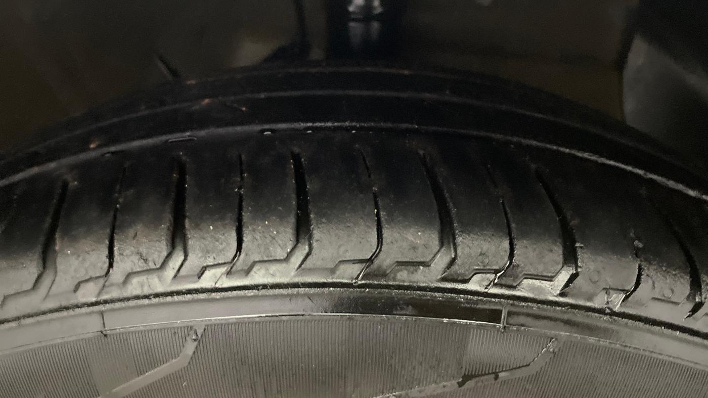 2020 Hyundai AURA SX 1.2 (O), Petrol, Manual, 59,302 km, Right Front Tyre Tread