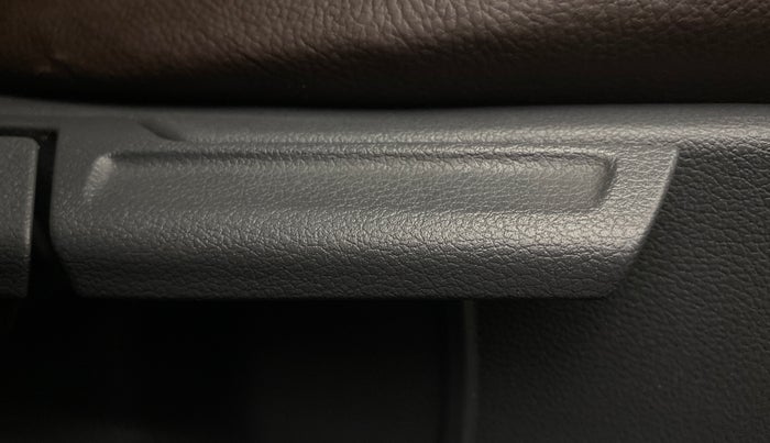 2020 Hyundai AURA SX 1.2 (O), Petrol, Manual, 59,302 km, Driver Side Adjustment Panel