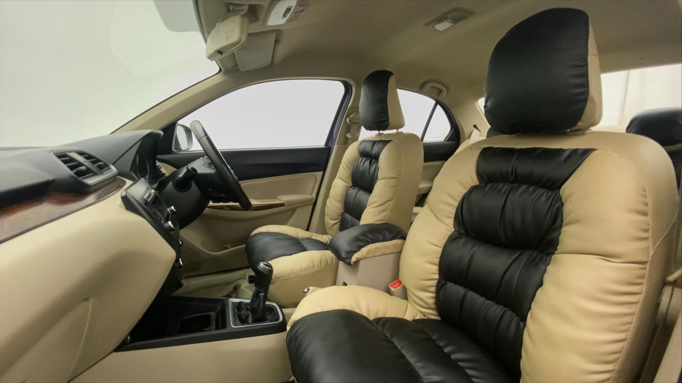 2018 Maruti Dzire ZXI, Petrol, Manual, 1,06,701 km, Right Side Front Door Cabin