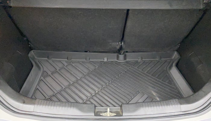 2022 Maruti IGNIS ZETA 1.2, Petrol, Manual, 1,164 km, Boot Inside