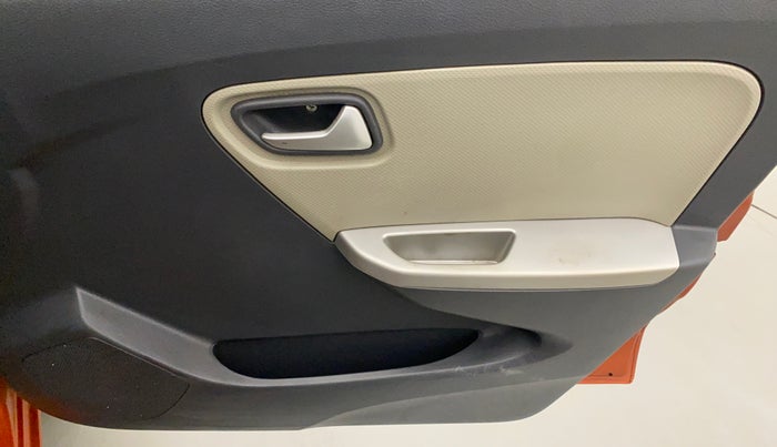 2018 Maruti Alto K10 VXI (O), Petrol, Manual, 35,329 km, Driver Side Door Panels Control