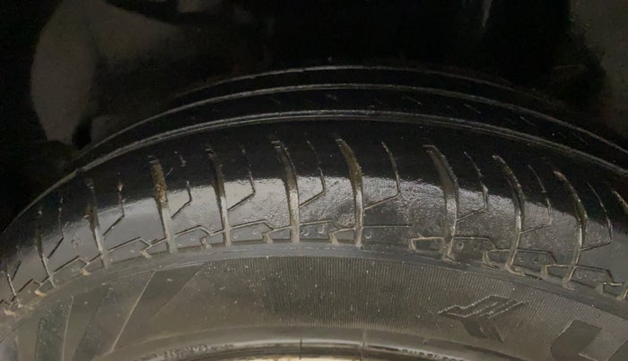2020 Maruti Swift LXI, Petrol, Manual, 46,306 km, Left Rear Tyre Tread