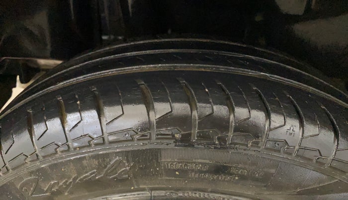 2020 Maruti Swift LXI, Petrol, Manual, 46,306 km, Right Rear Tyre Tread