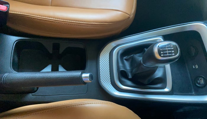 2022 KIA SONET HTX 1.0 IMT, Petrol, Manual, 74,033 km, Gear Lever