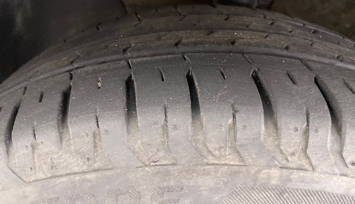 2022 Hyundai Verna SX (O)1.0 TURBO DCT, Petrol, Automatic, 11,885 km, Left Front Tyre Tread