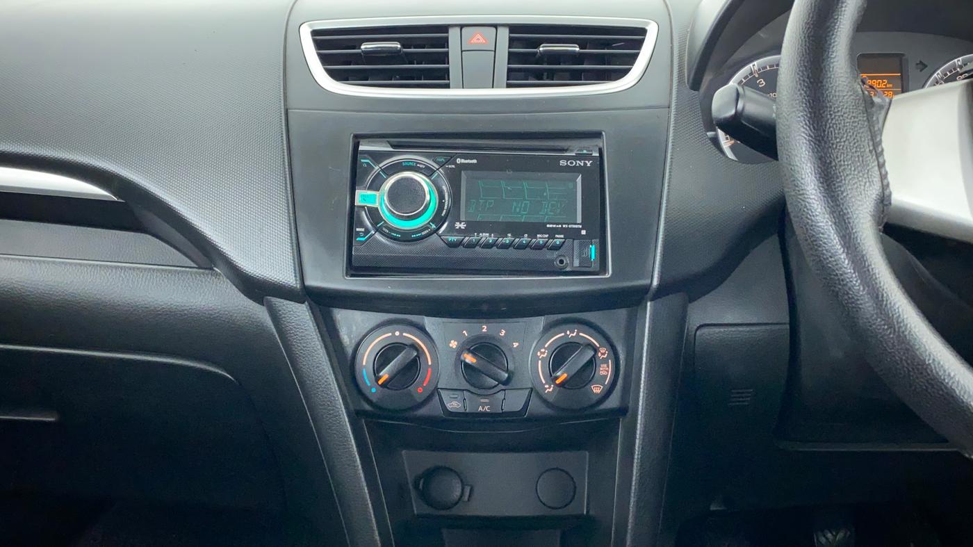 2014 Maruti Swift VXI, Petrol, Manual, 37,528 km, Air Conditioner