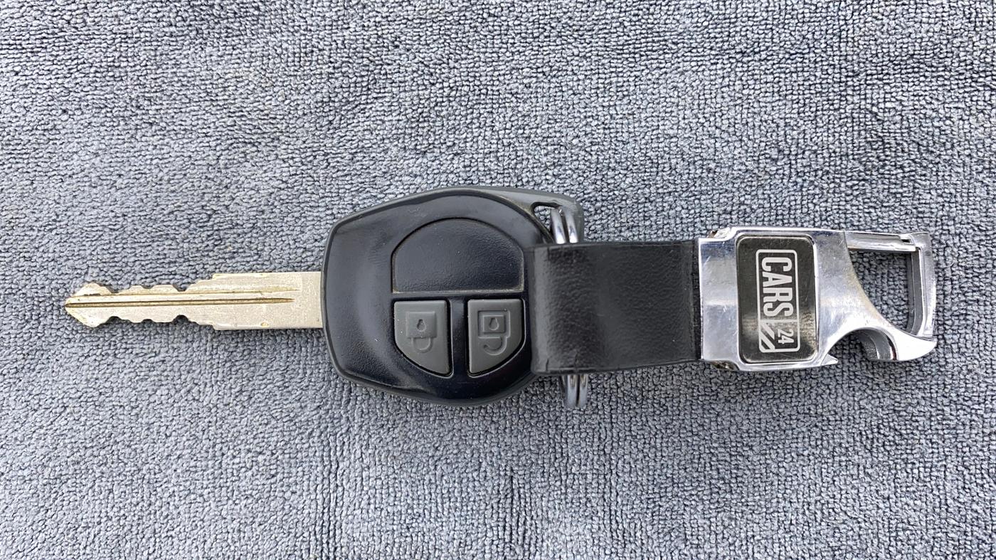 2014 Maruti Swift VXI, Petrol, Manual, 37,528 km, Key Close Up