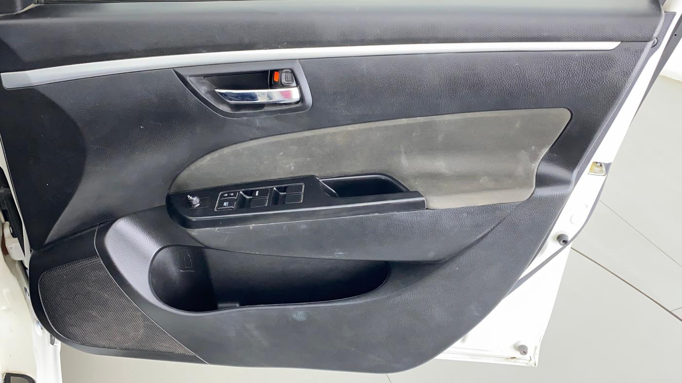 2014 Maruti Swift VXI, Petrol, Manual, 37,528 km, Driver Side Door Panels Control
