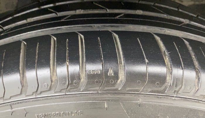 2022 Tata NEXON XM PLUS SUNROOF PETROL, Petrol, Manual, 38,973 km, Right Front Tyre Tread